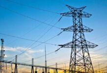 El Gobierno activa 16 generadores de ATM y denuncia a la contratista por el contrato eléctrico